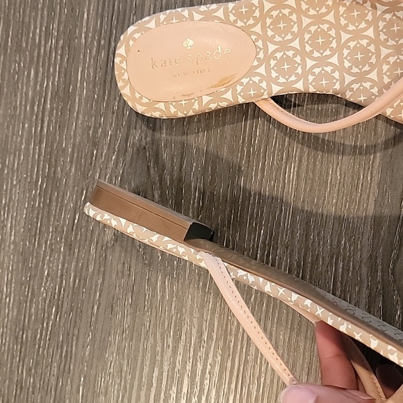 2 pair of kate spade flip flops - Picture 6 of 8